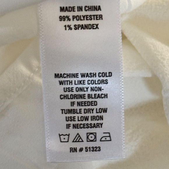 Cece Women's White Stitch Pleat Short - size 8 - Picture 6 of 6